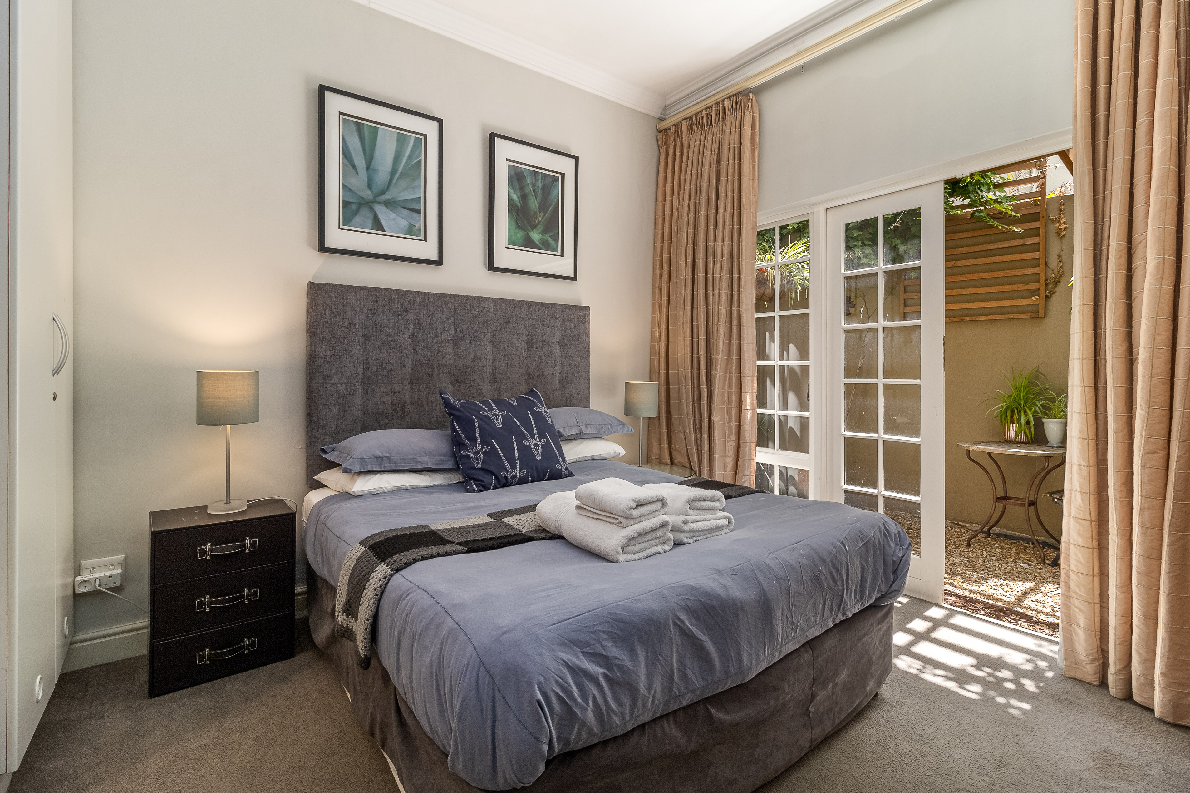 2 Bedroom Property for Sale in Green Point Western Cape